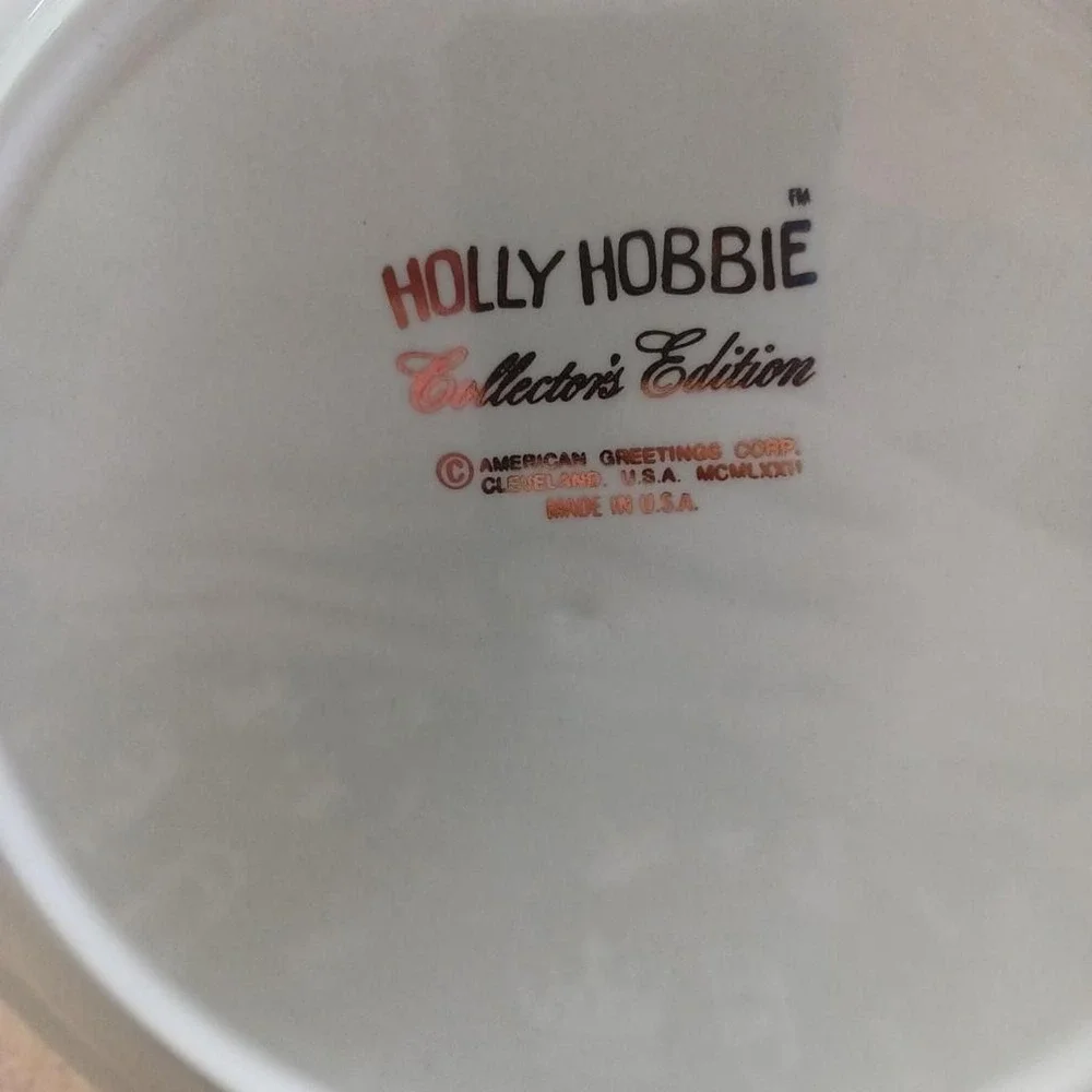 ge Holly Hobbie porcelain collector plate dated 1972. Made in the USA